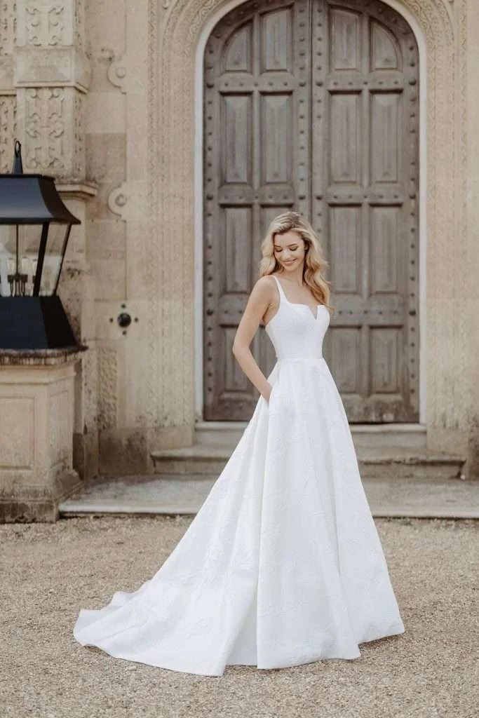 Suzanne Neville Bloomsbury wedding dress – view 4 | Mon Amie Bridal Salon