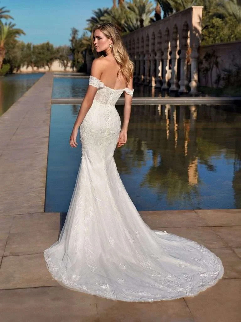 Pronovias Kenai wedding dress – detail view | Mon Amie Bridal Salon